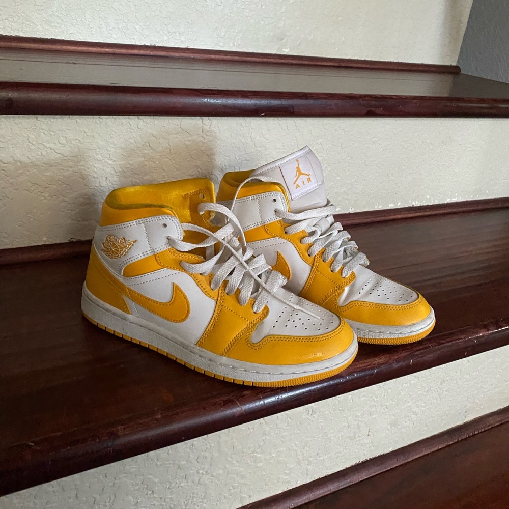 Jordan Sneakers in White and Yellow